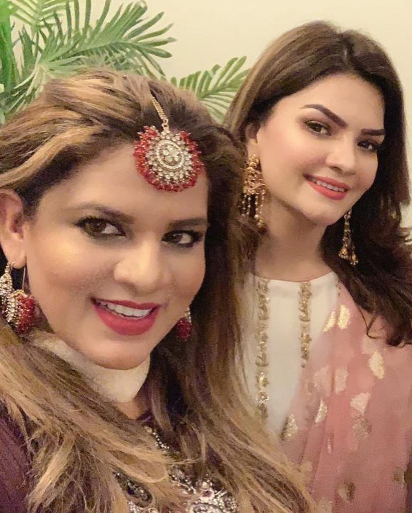 Farah Iqrar Beautiful Pictures From Her Friend's Dholak