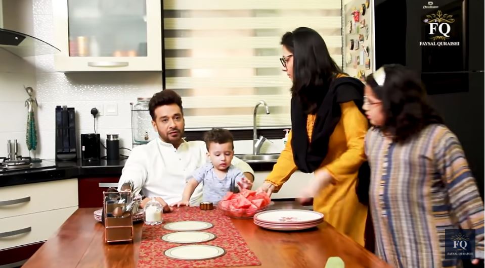 Beautiful Pictures Of Faysal Quraishi And His Family Enjoying Sehri Together