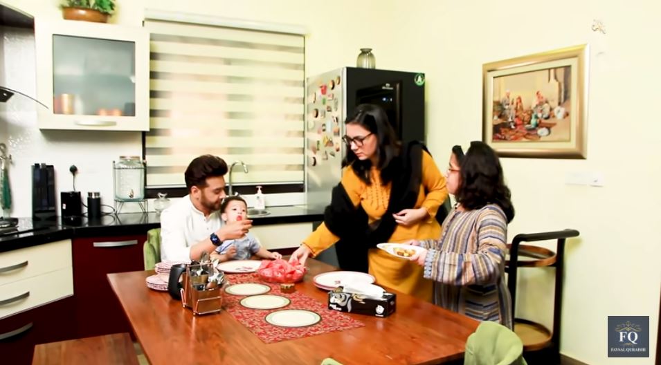 Beautiful Pictures Of Faysal Quraishi And His Family Enjoying Sehri Together