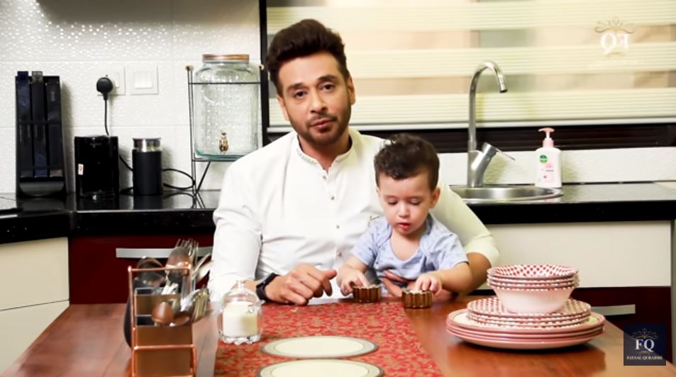 Beautiful Pictures Of Faysal Quraishi And His Family Enjoying Sehri Together