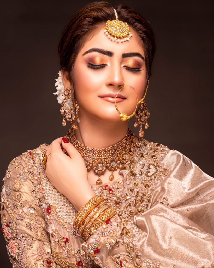 Hiba Bukhari Looks Radiant In A Traditional Bridal Attire