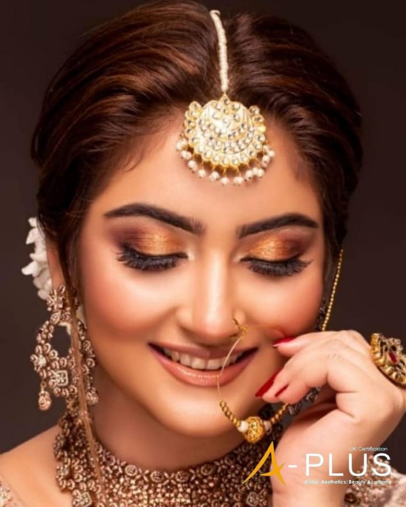 Hiba Bukhari Looks Radiant In A Traditional Bridal Attire