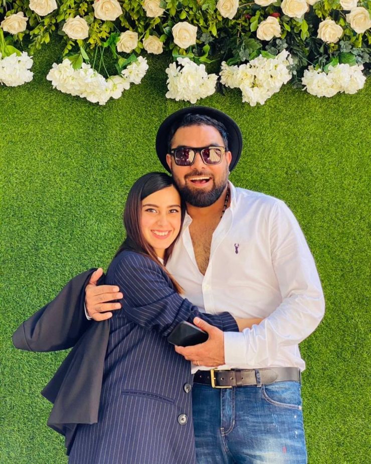 Iqra Aziz And Yasir Hussain's Beautiful Pictures From IPPA Awards ...