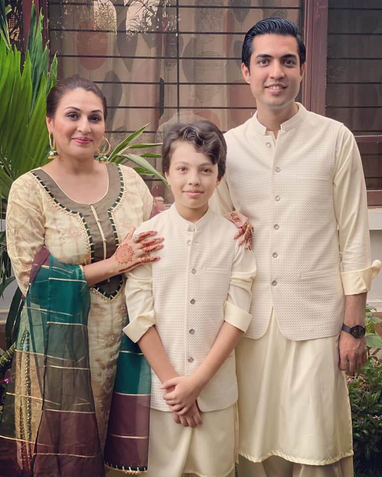 Iqrar-ul-Hassan Eid Pictures With His Wives