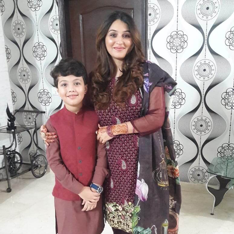 Iqrar-ul-Hassan Eid Pictures With His Wives