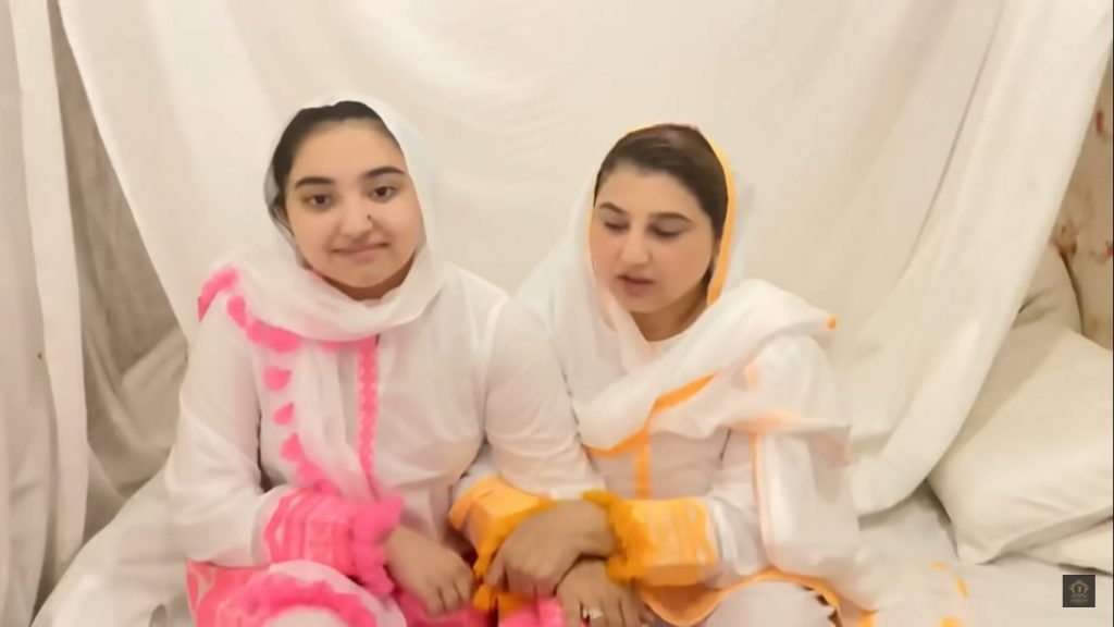 Pictures And Videos Of Javeria Saud And Jannat After Performing Aitkaf