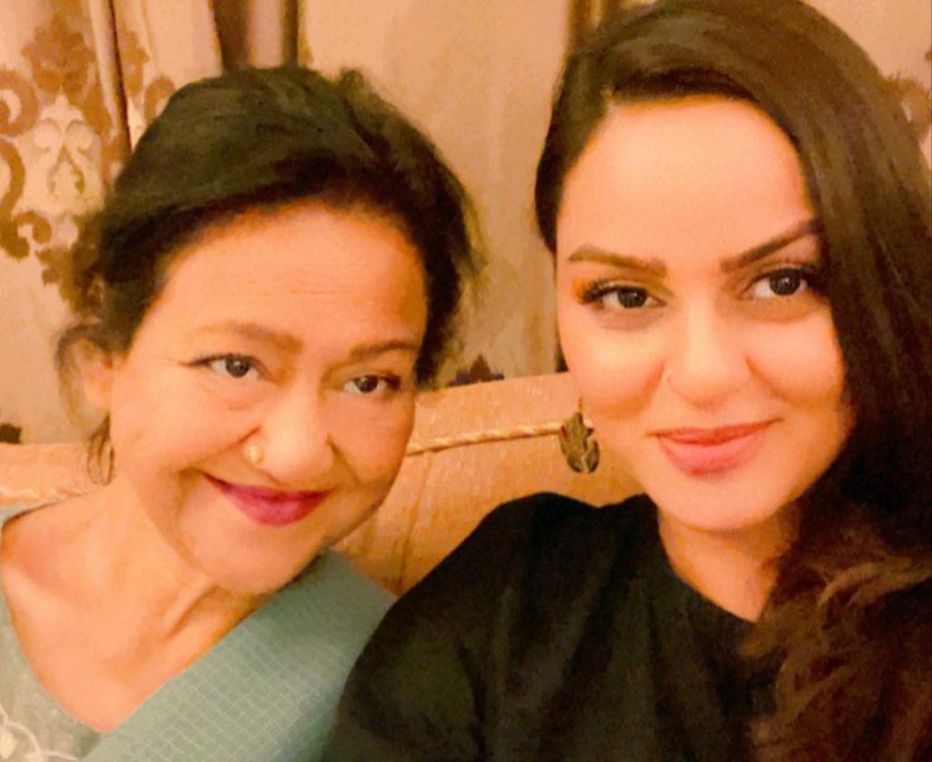 Actress Juvaria Abbasi And Anoushey Abbasi's Mother Passed Away