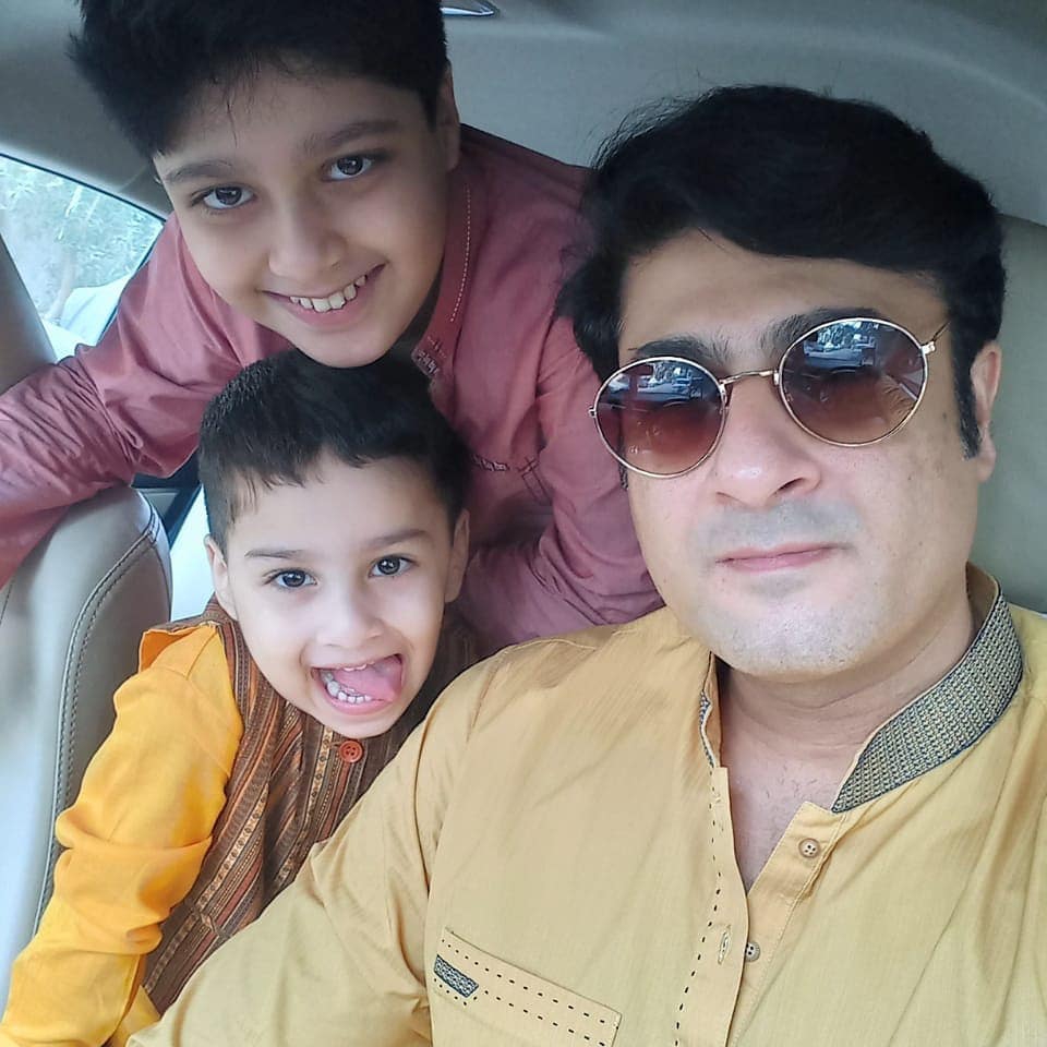 Kamran Jilani Celebrates Wedding Anniversary With Wife And Kids