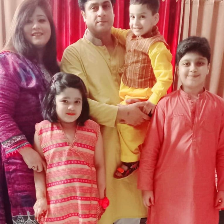 Kamran Jilani Celebrates Wedding Anniversary With Wife And Kids