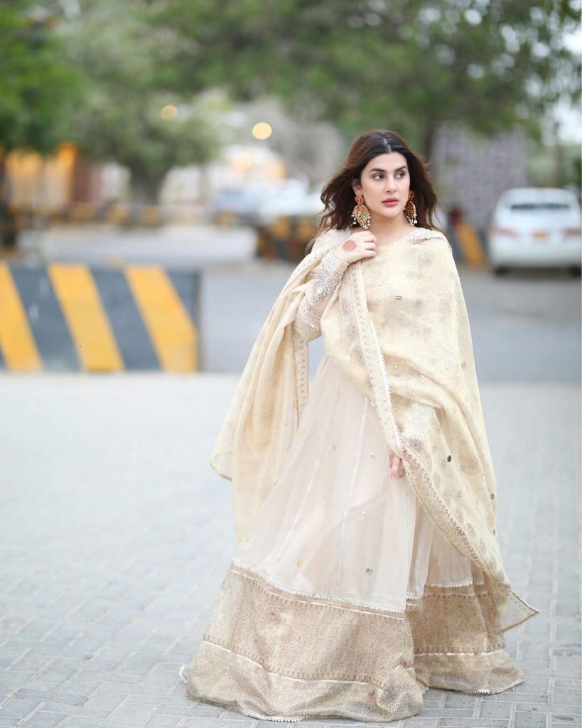 Kubra Khan Shared Adorable Pictures From Eid-ul-Fitr 2021