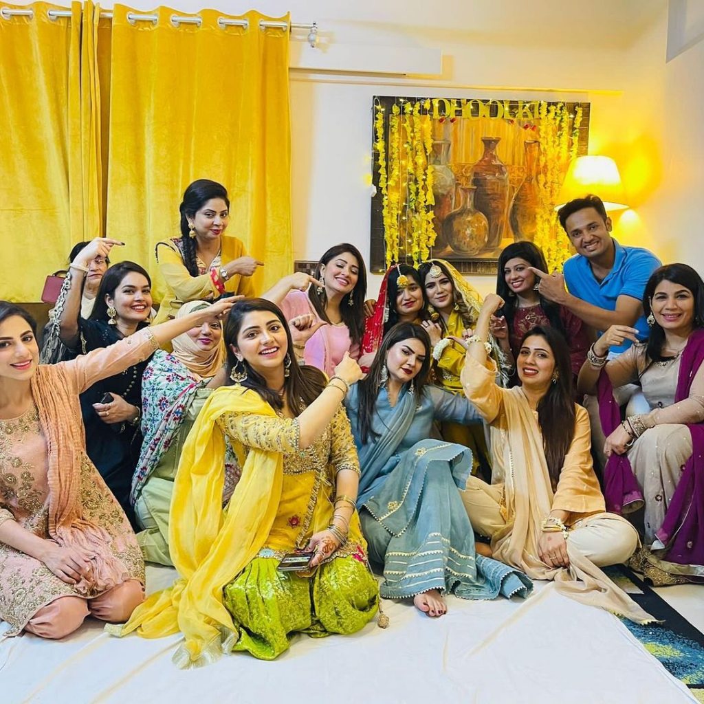 Beautiful Wedding Pictures Of Anchor Person Mahvish Tabassum