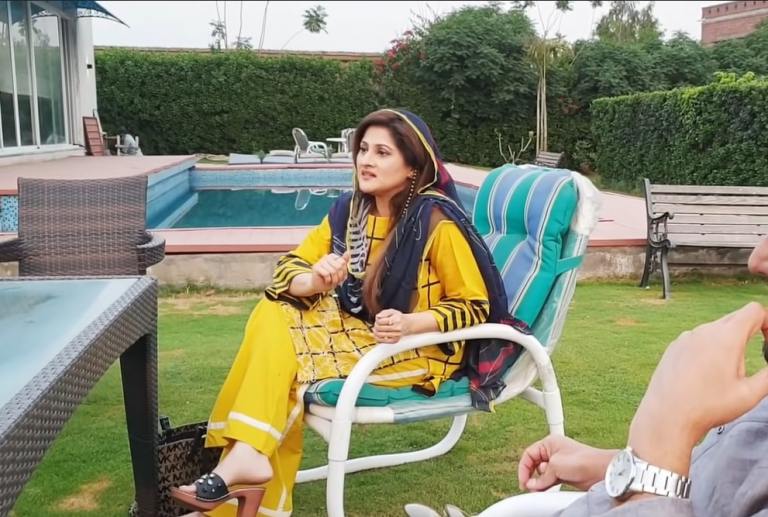 Anchor Mubashar Luqman Hosted A Iftar Dinner For Sahiba and Rambo