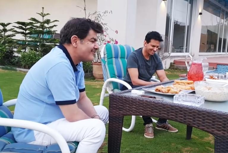 Anchor Mubashar Luqman Hosted A Iftar Dinner For Sahiba and Rambo