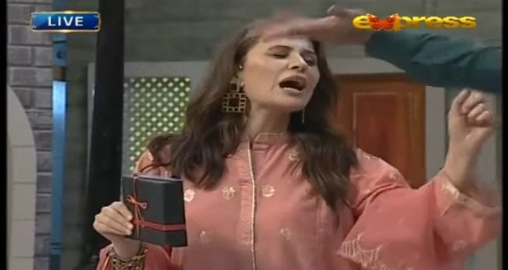 Why Nausheen Shah Got Angry On Aamir Liaquat During Live Show