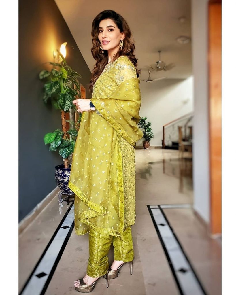 Celebrities Eid Pictures 2021 - Latest Photos