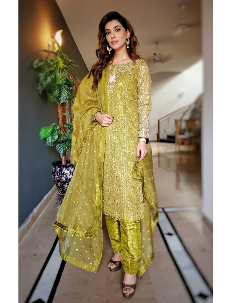 Celebrities Eid Pictures 2021 - Latest Photos