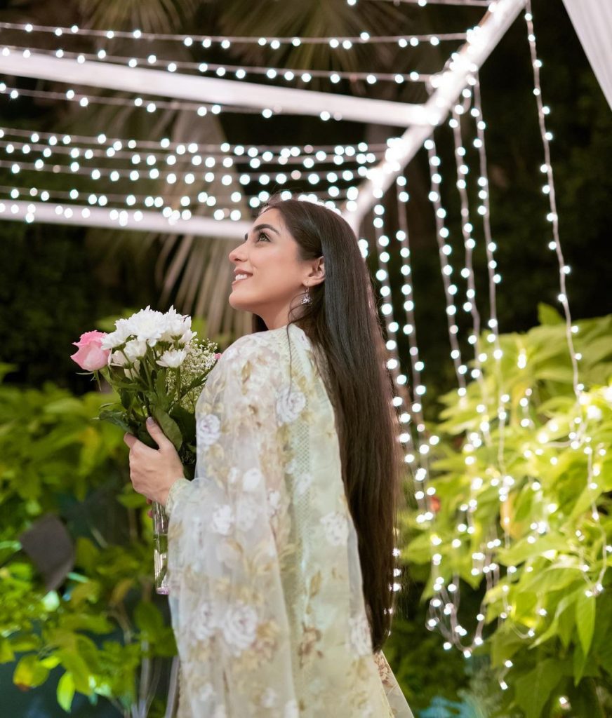 Maya Ali Having A Fun Chaand Raat With Her Friends