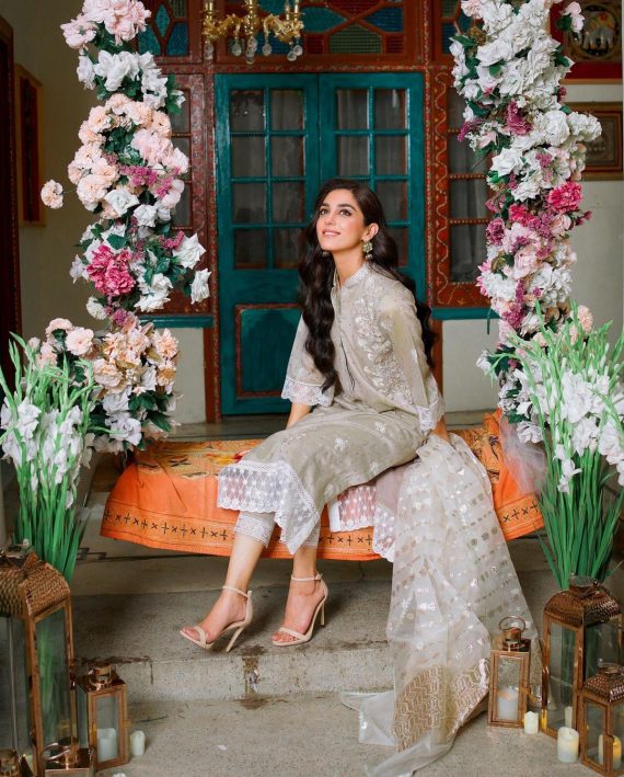 Maya Ali Looked Regal In These Eid Pictures | Reviewit.pk
