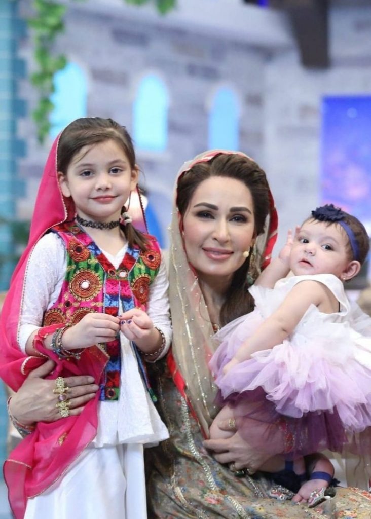 Beautiful Pictures Of Reema Khan With Farhan Ali Waris's Daughters