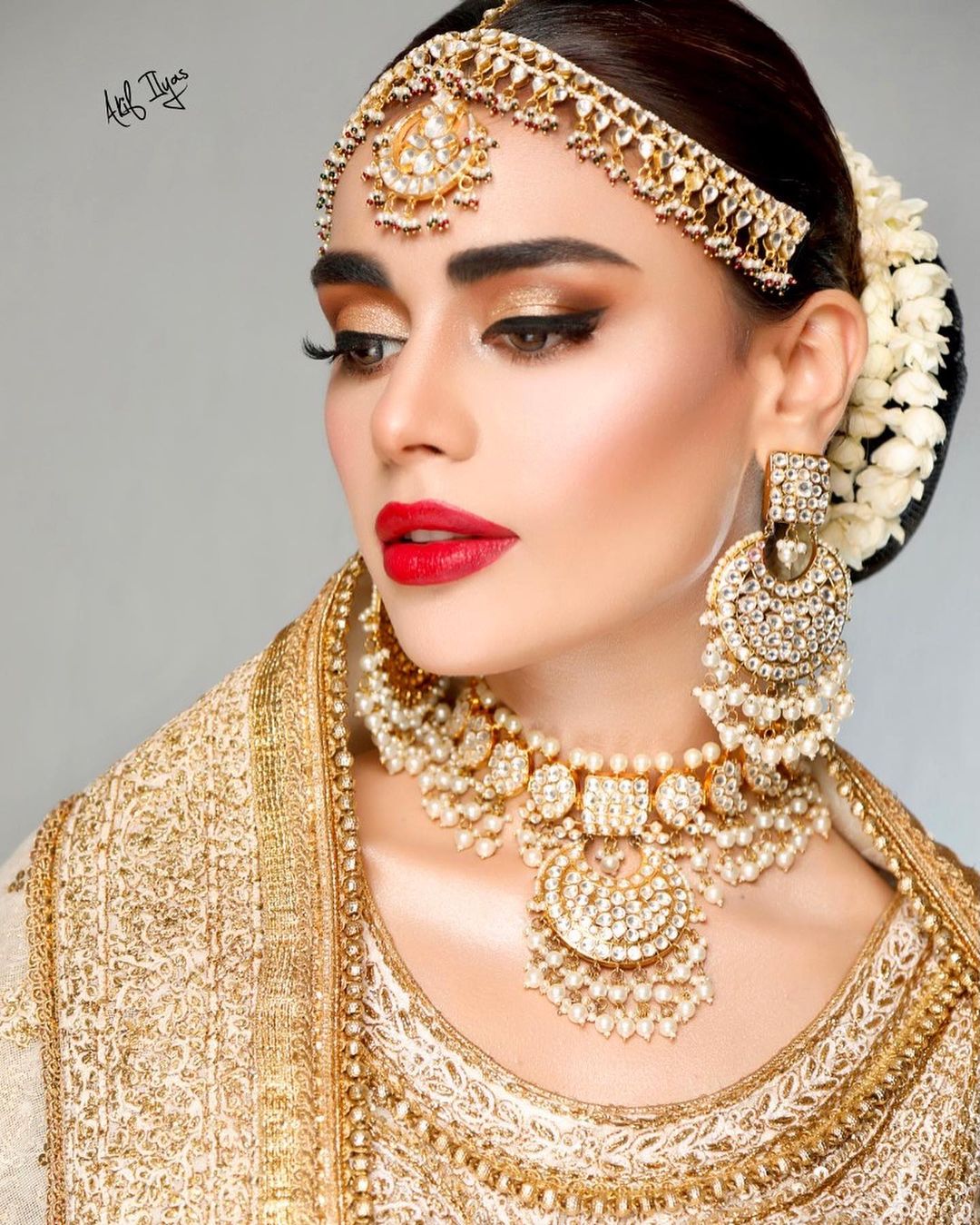 Sadaf Kanwal Dolled Up As A Traditional Bride By Akif Ilyas | Reviewit.pk