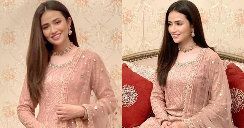 Sana Javed Looked Stunning At Dinner Hosted By A Friend