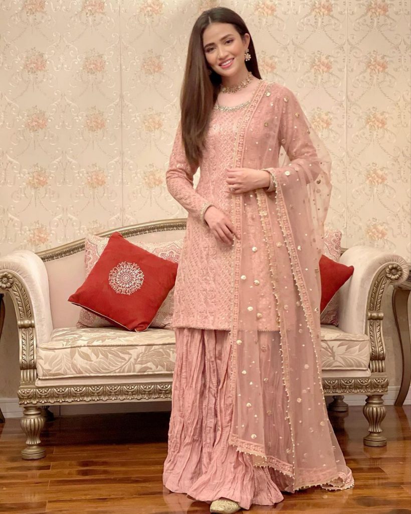 Sana Javed Looked Stunning At Dinner Hosted By A Friend