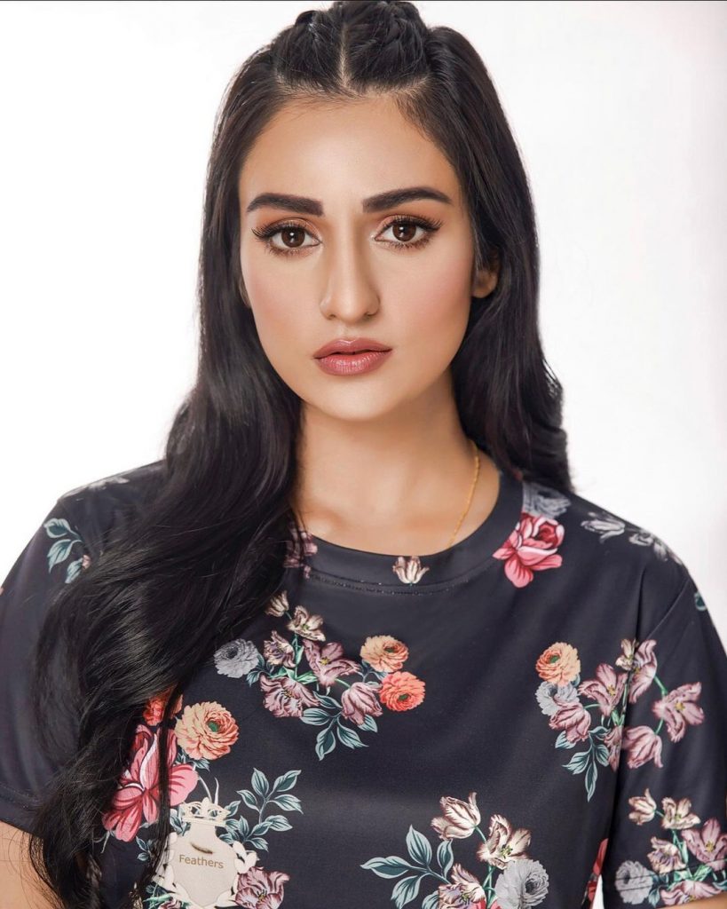 Sarah Khan Looks Super Chic In Shoot For Feathers Clothing