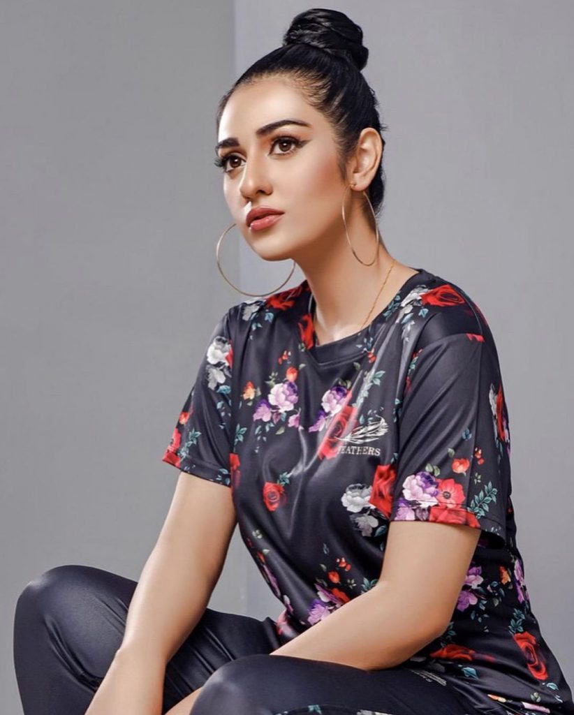 Sarah Khan Looks Super Chic In Shoot For Feathers Clothing