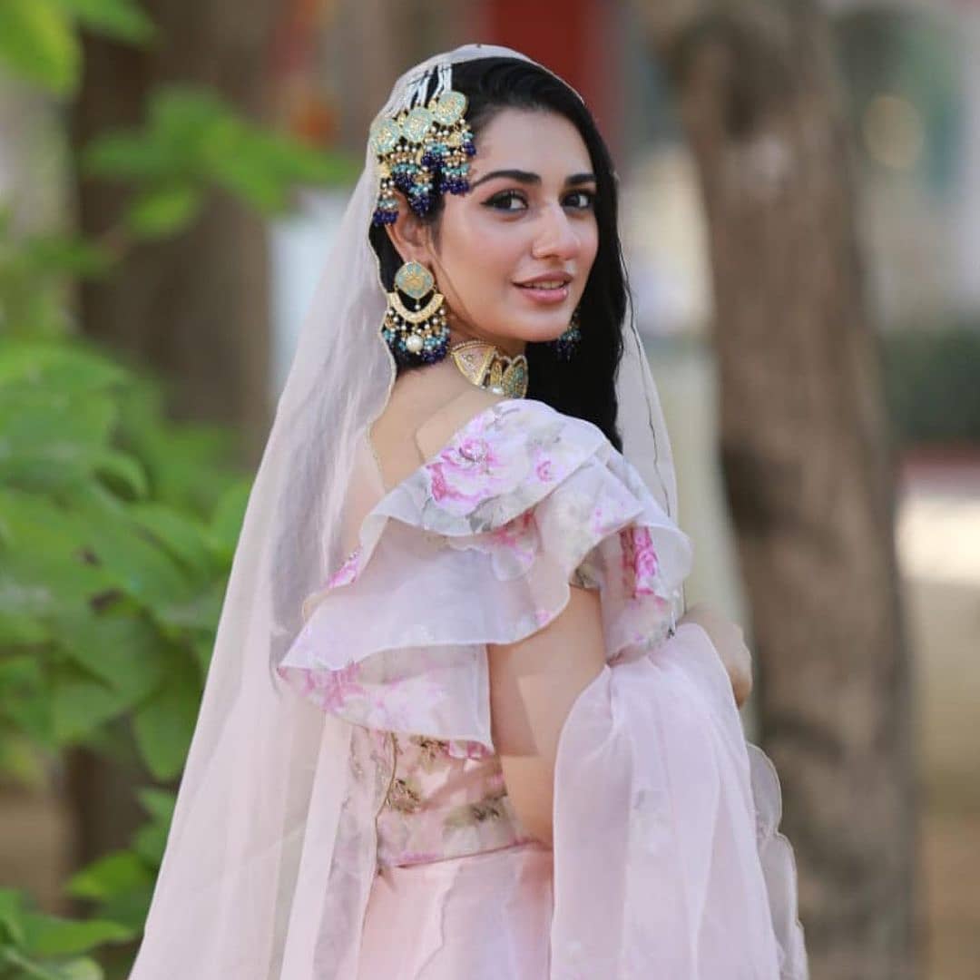 Sarah Khan S Beautiful Bridal Look For Upcoming Drama Laapata Reviewit Pk