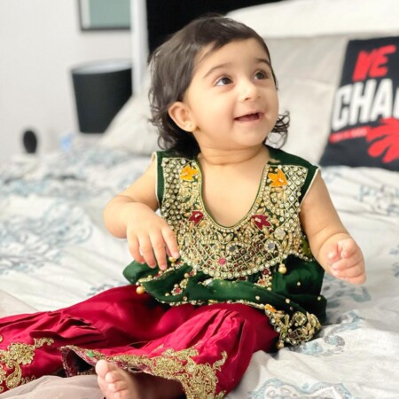 Idrees 15 Unseen Eid Pictures Of Sham Idrees With His Family | Reviewit.pk