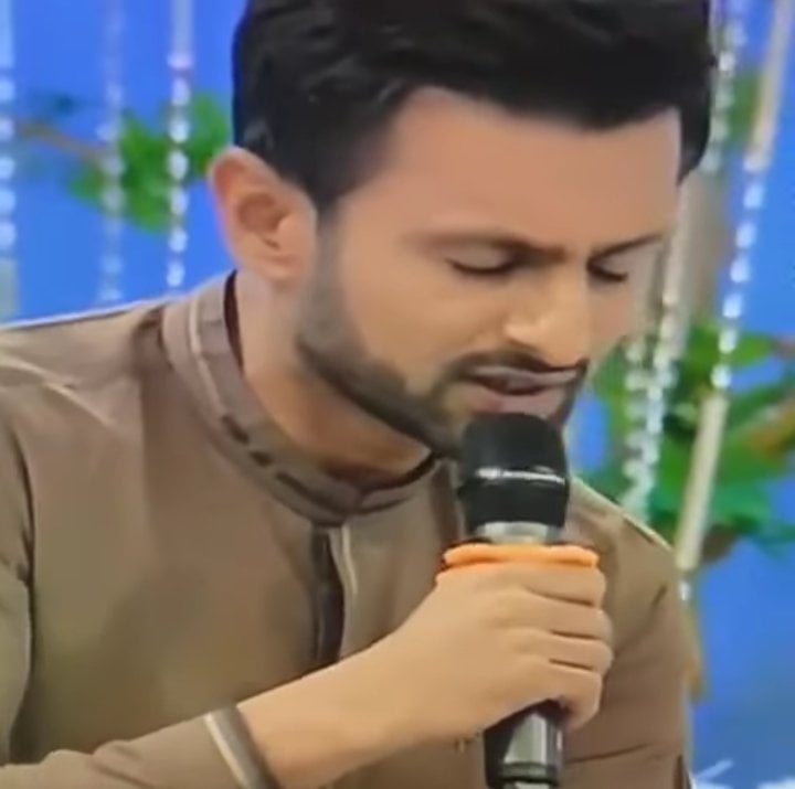 Shoaib Malik Reciting Beautiful Naat On The Set Of Shan-e-Ramazan