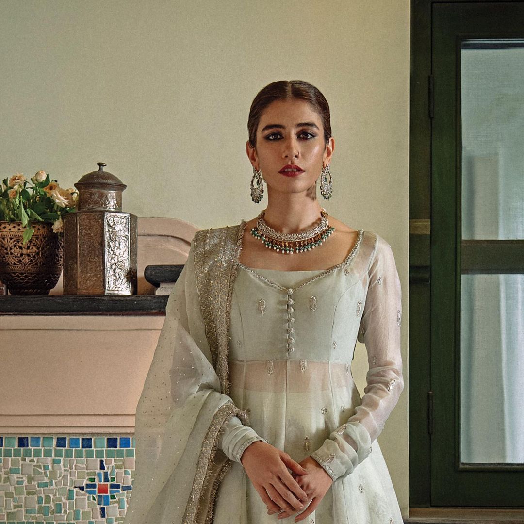 Zara Shahjahan's Wedding Formals 2021 Featuring Syra Yousaf | Reviewit.pk