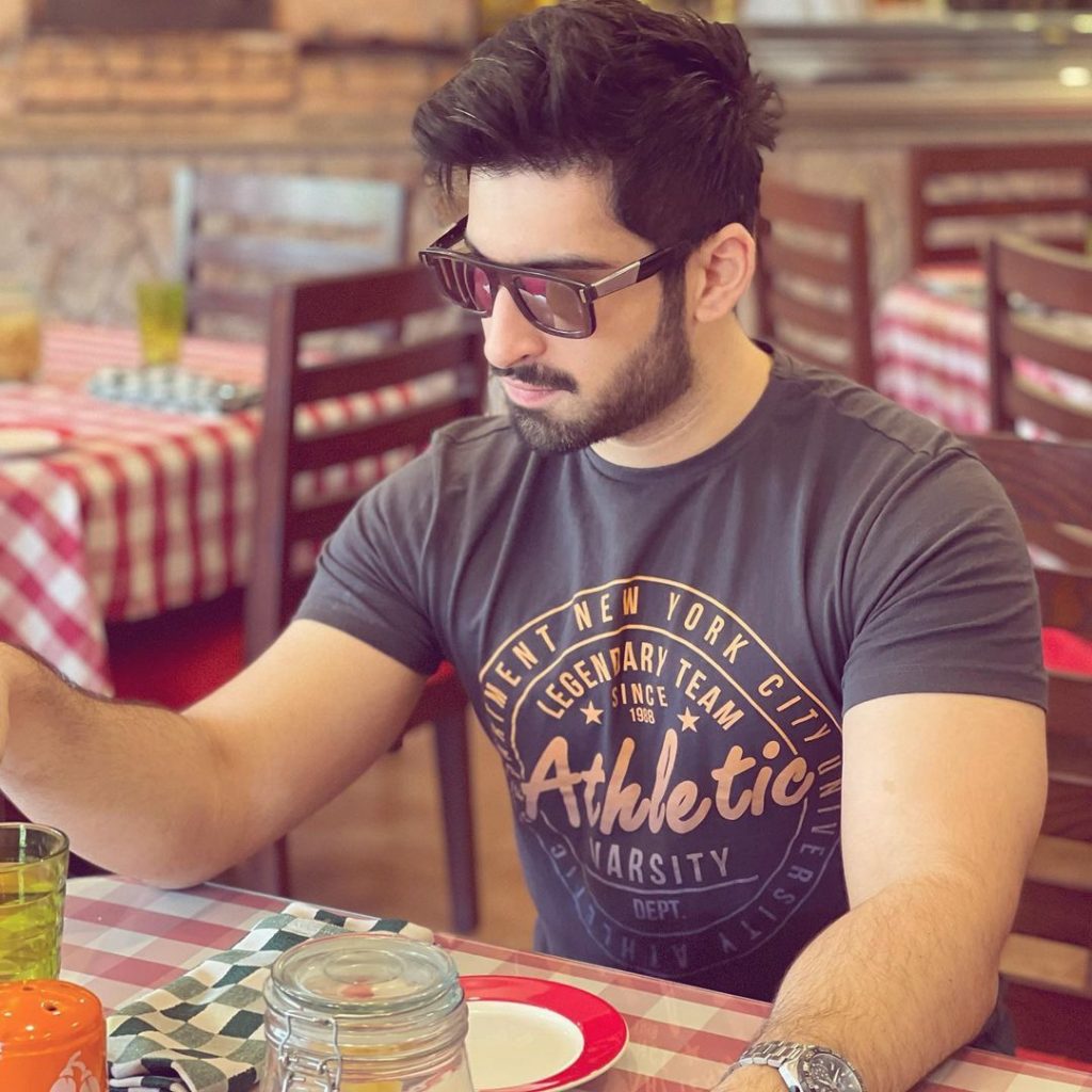 Aiman and Muneeb Having Lunch In Islamabad - Pictures