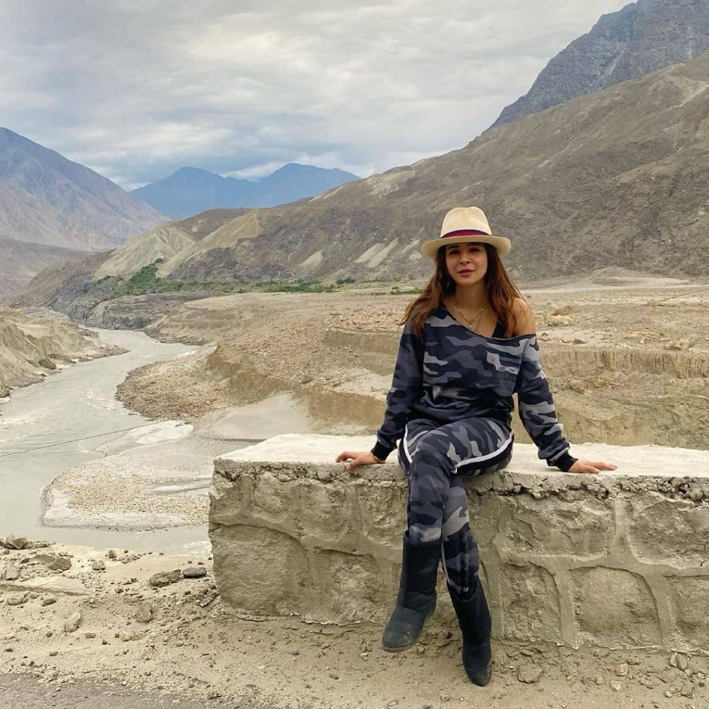 Ayesha Omar Shares Beautiful Pictures From Northern Areas