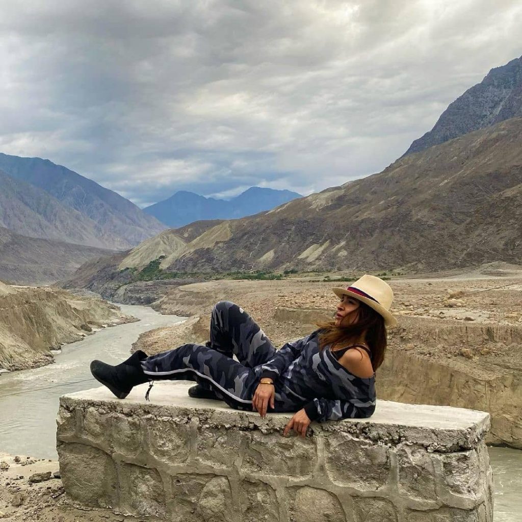 Ayesha Omar Shares Beautiful Pictures From Northern Areas