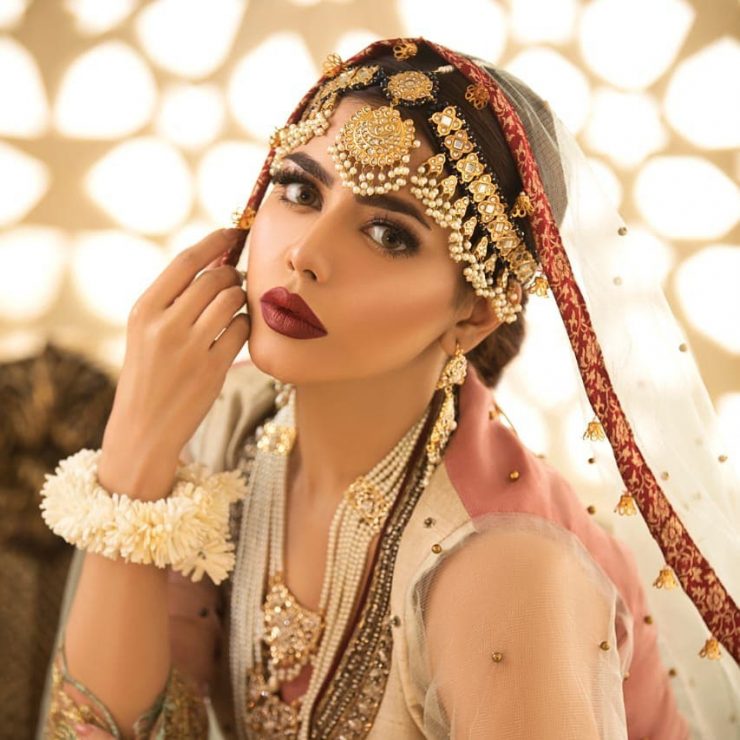 Hina Ashfaq Looks Elegant In Her Recent Bridal Shoot | Reviewit.pk