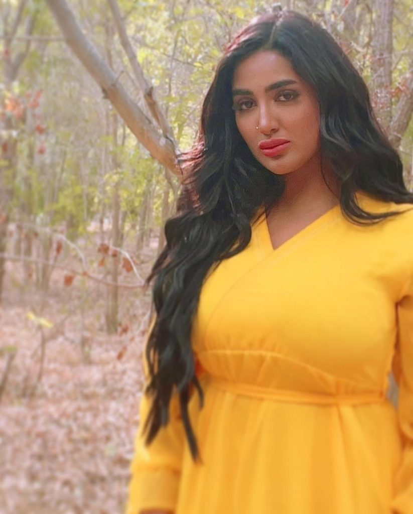 Mathira Slams Haters For Body Shaming