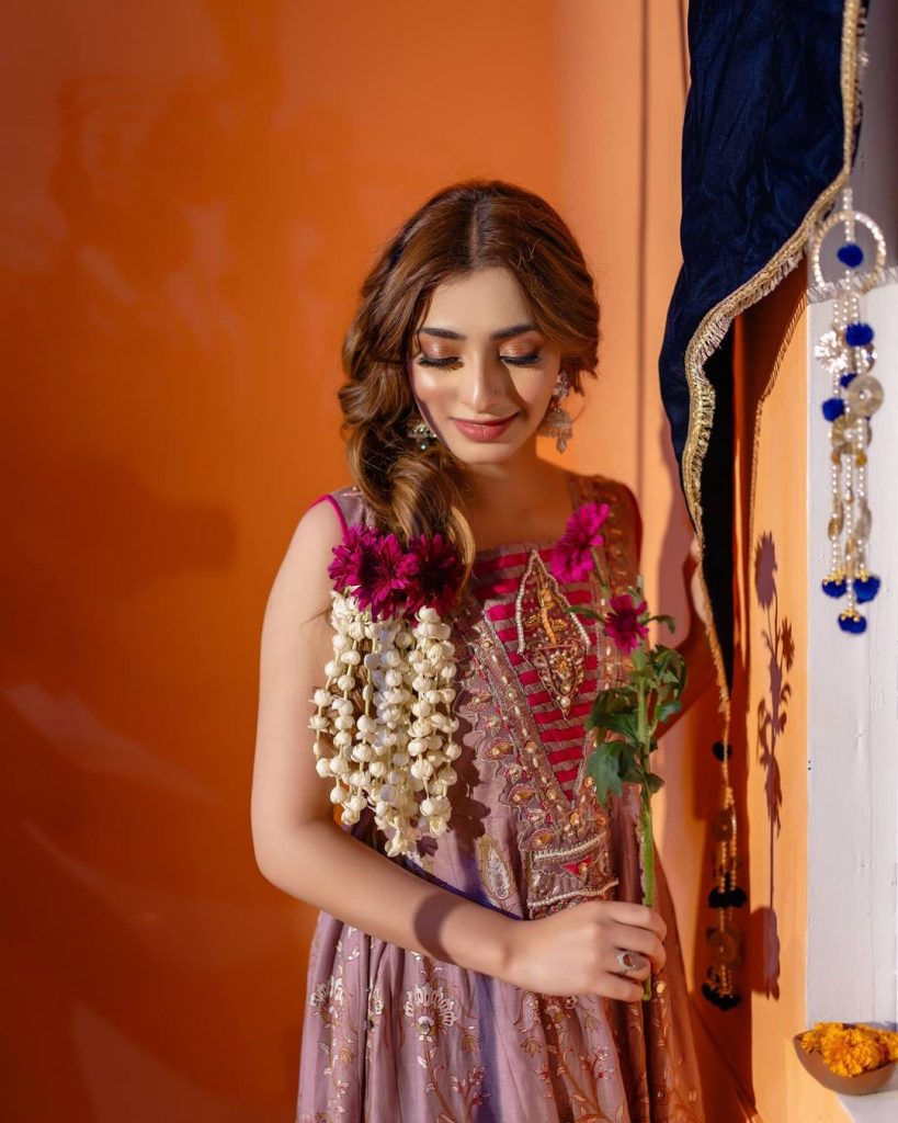 Nawal Saeed In Elegant Traditional Attire - Beautiful Pictures