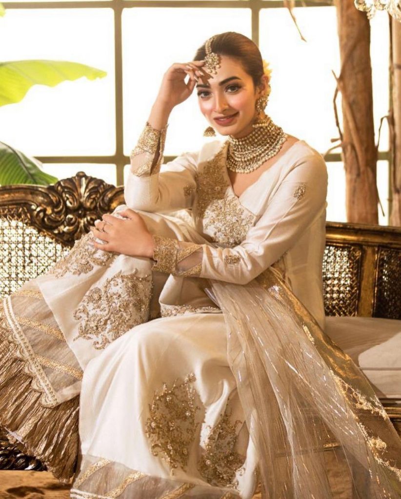 Nawal Saeed Beautiful Photos in Off-White & Gold Ensemble