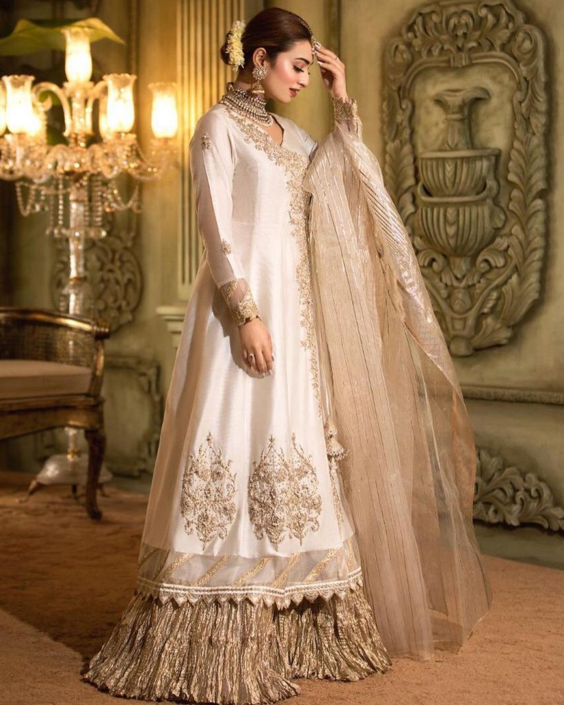 Nawal Saeed Beautiful Photos in Off-White & Gold Ensemble