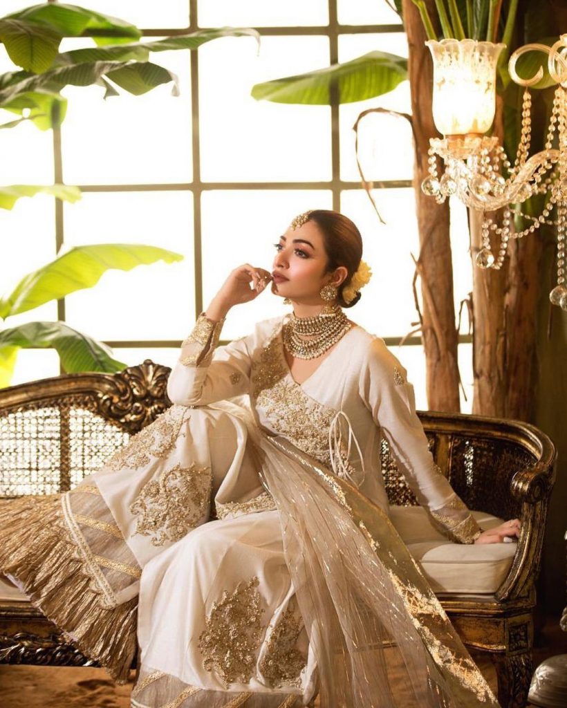 Nawal Saeed Beautiful Photos in Off-White & Gold Ensemble