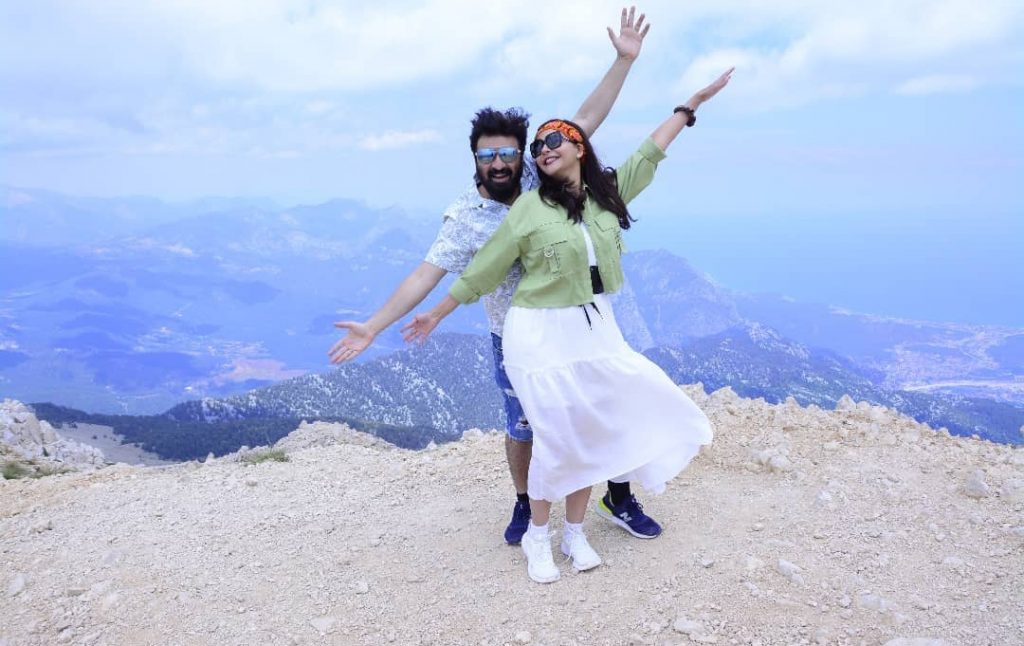 Nida Yasir & Yasir Nawaz Having Fun Time at Olympos Teleferik - Tahtali