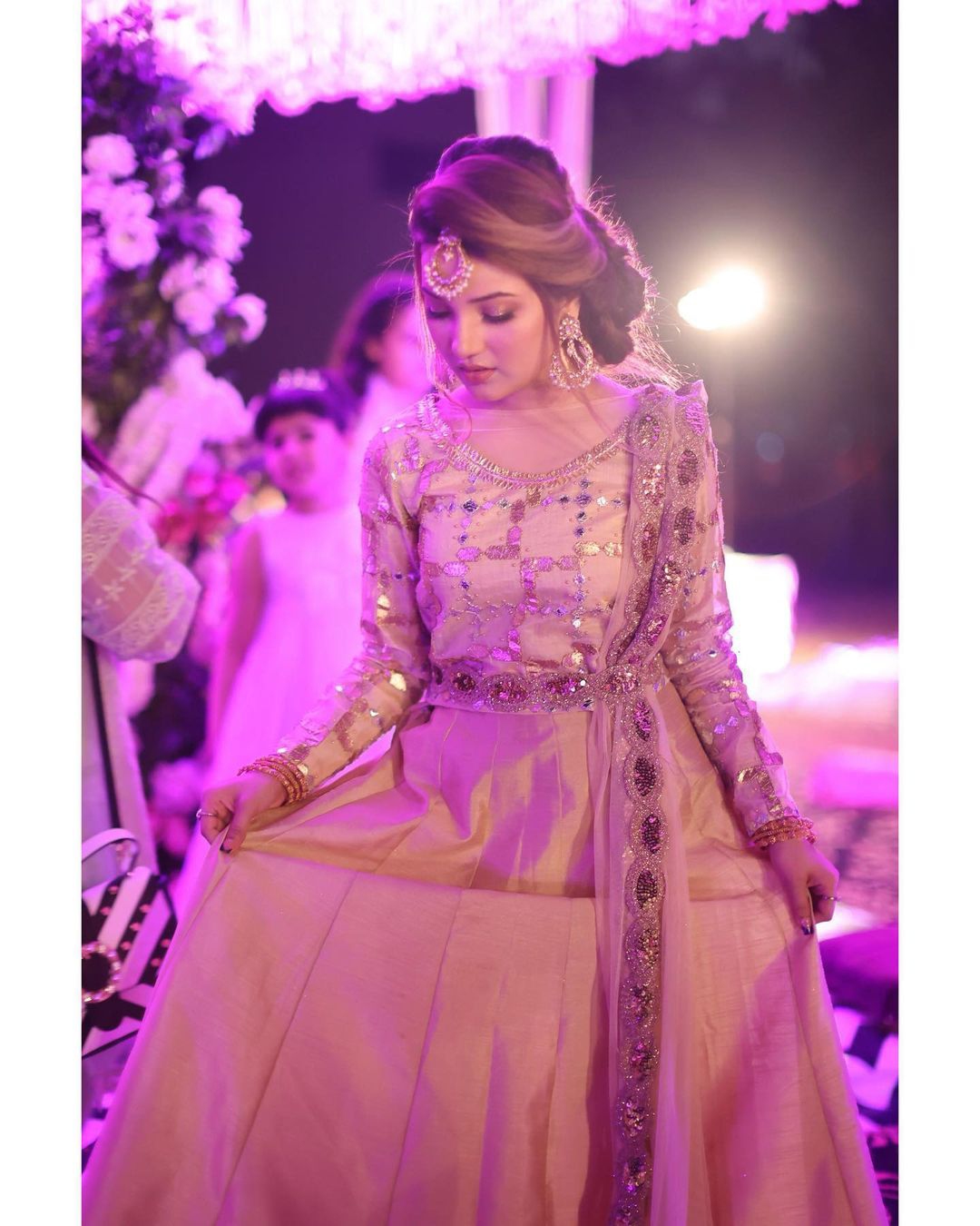 Rabeeca Khan Beautiful Looks From Friend's Wedding | Reviewit.pk