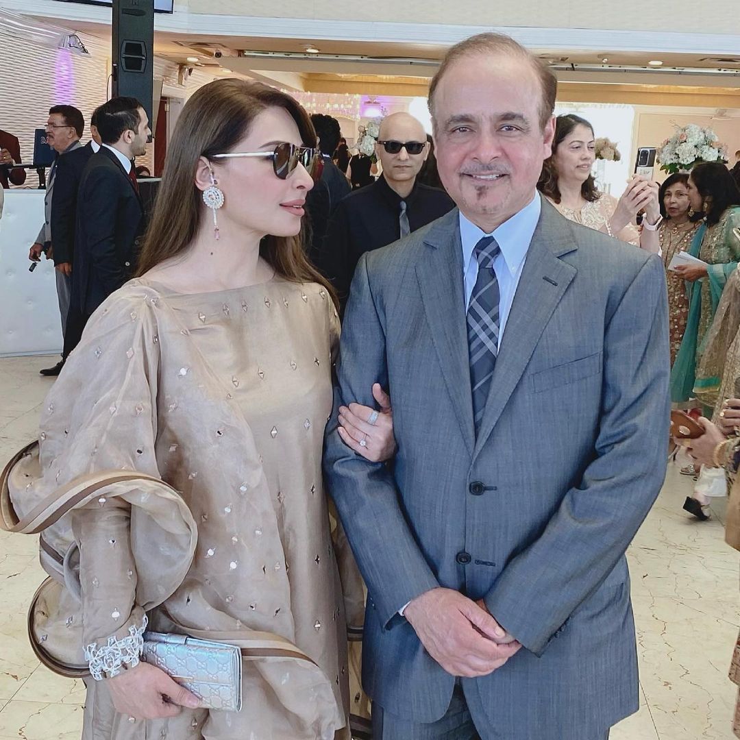 Beautiful Latest Pictures of Reema Khan with her Husband