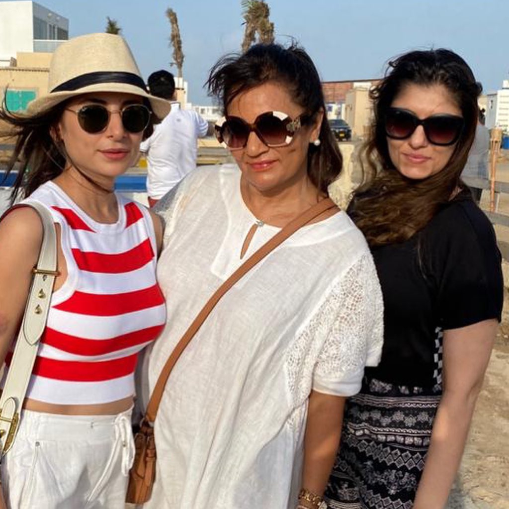 Sarwat Gillani Spends Day At Beach With Friends