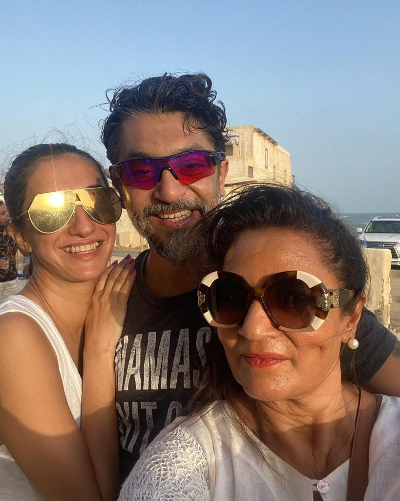 Sarwat Gillani Spends Day At Beach With Friends