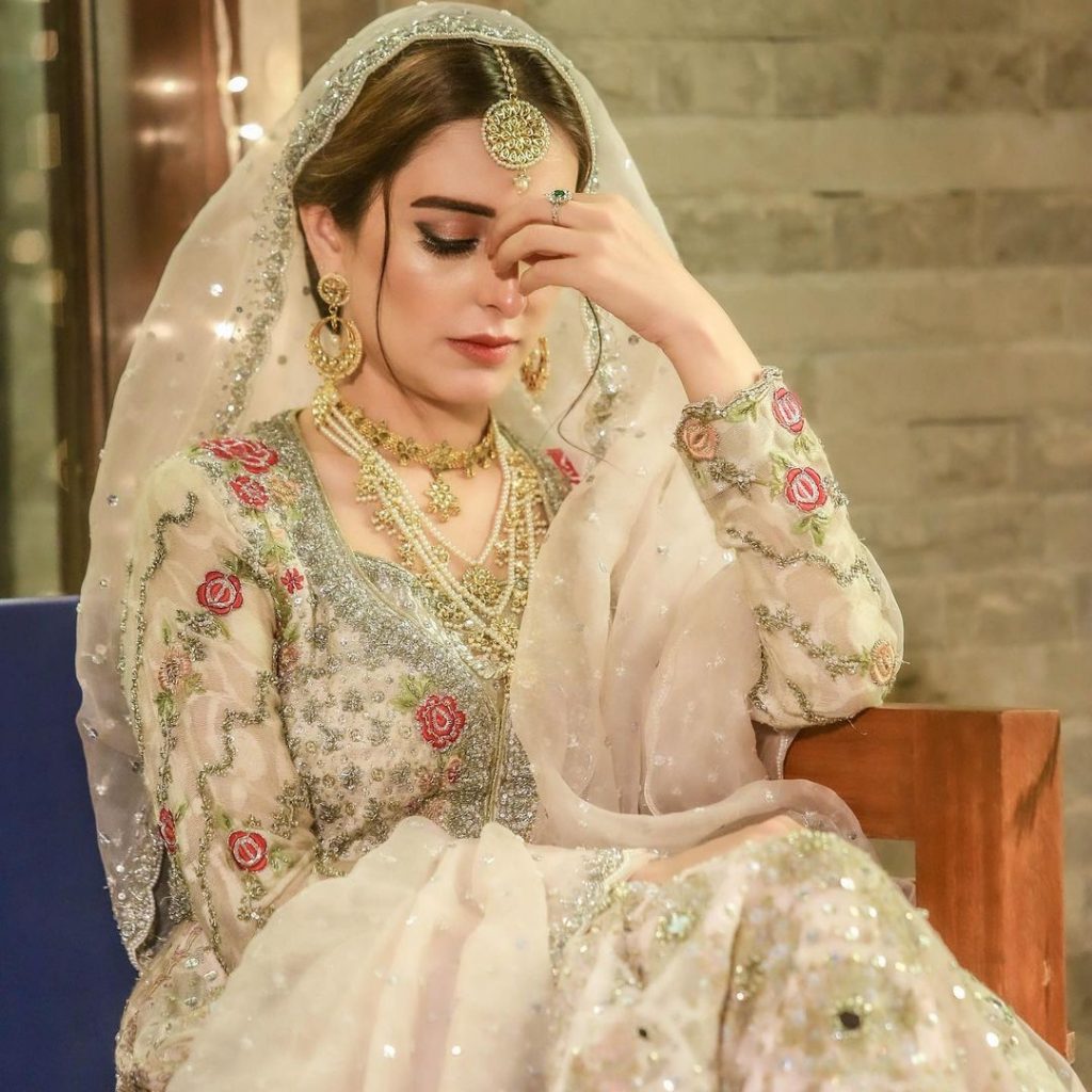 Sidra Niazi Beautiful Bridal Pictures From Drama Qayamat