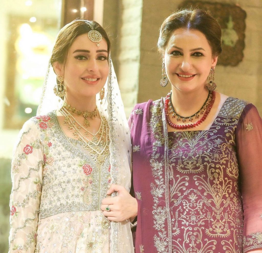 Sidra Niazi Beautiful Bridal Pictures From Drama Qayamat