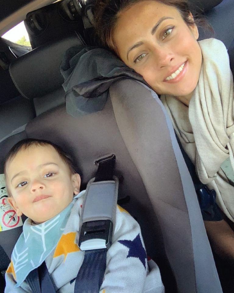 Latest Family Pictures Of Ainy Jaffri Rahman | Reviewit.pk