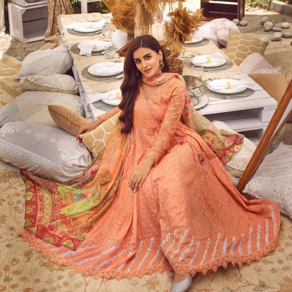 Anmol Baloch And Usama Khan Pair Up For Ansab Jahangir's Family Edit